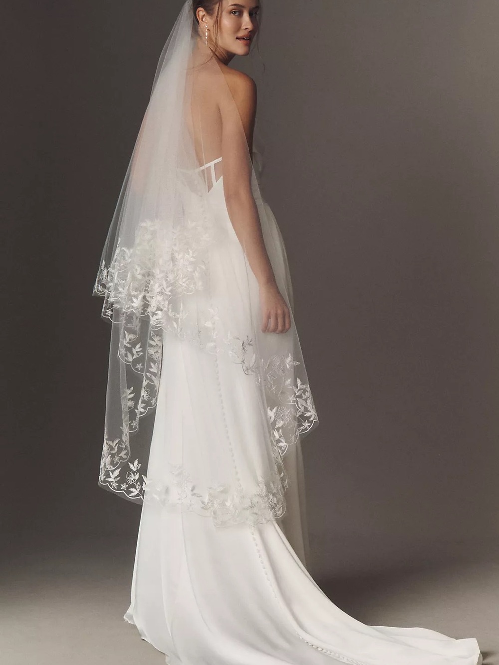 Enaura Petal Trim Fingertip Veil